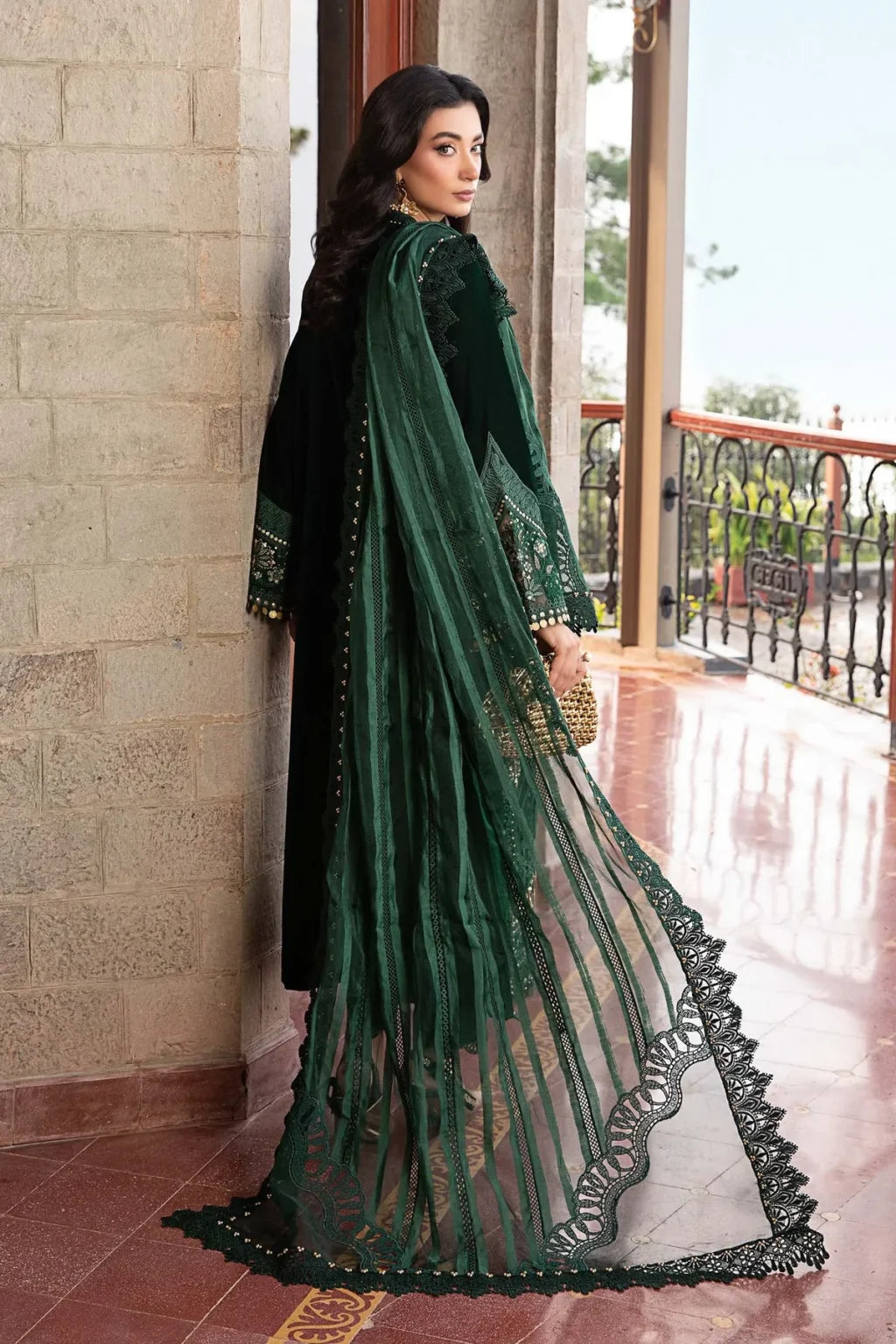 MARIA B GREEN EMBROIDERED VELVET DRESS| UNSTITCHED WINTER HIT CODE BY Shaebiz Collection MARIA B GREEN EMBROIDERED VELVET DRESS| UNSTITCHED WINTER HIT CODE BY Shaebiz Collection