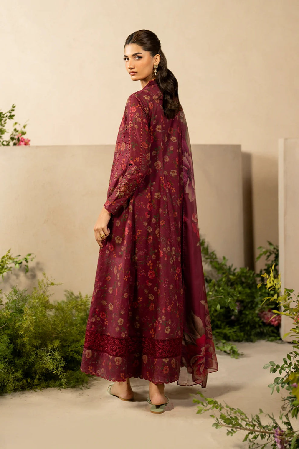 IZNIK PRINTED LAWN COLLECTION| MASTER REPLICA| TOP PAKISTANI DRESS BY SHAEBIZ