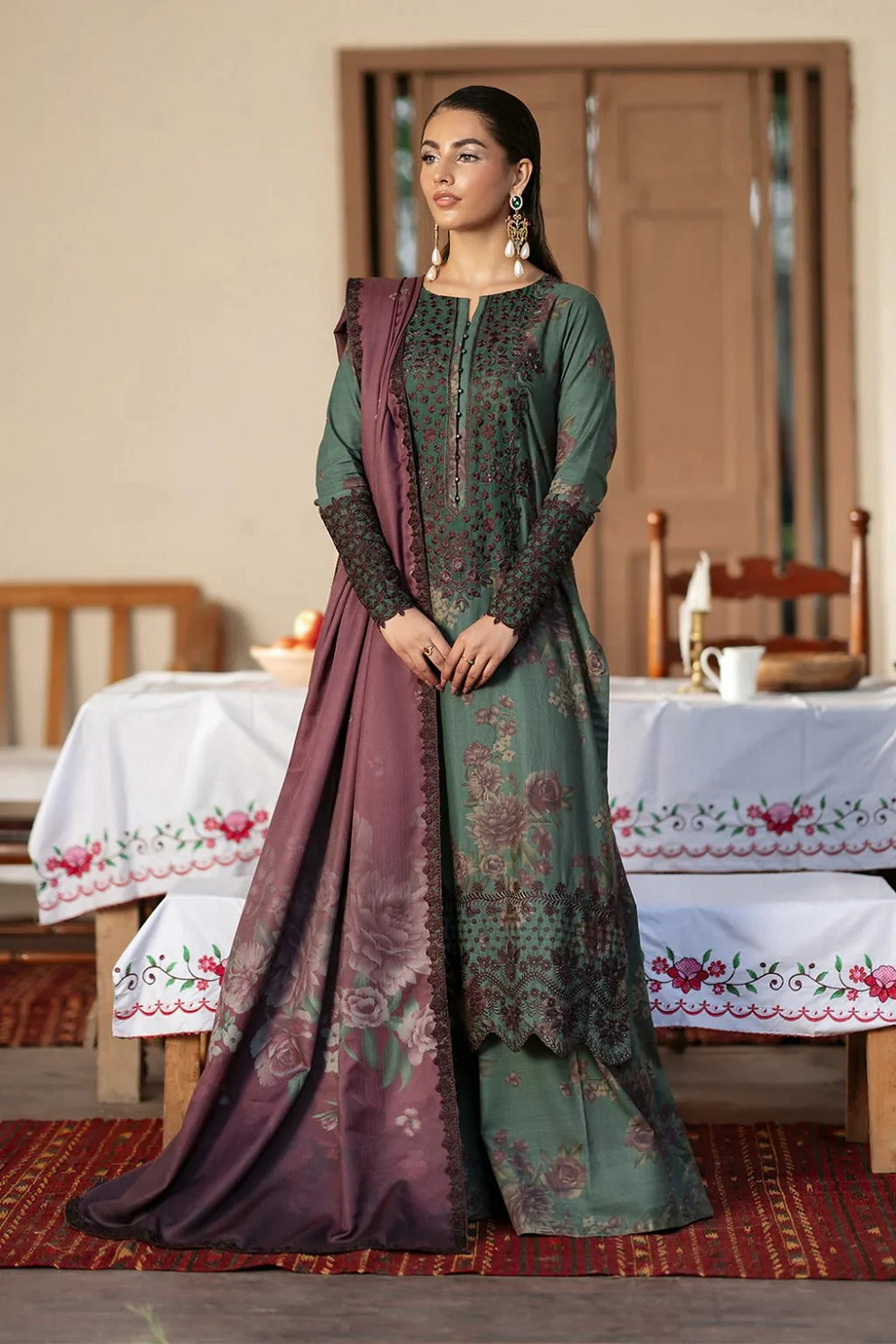 IZNIK GREEN GLOW PRINTED LAWN DRESS| UNSTITCHED 3 PCS| TOP PAKISTANI DRESS BY SHAEBIZ