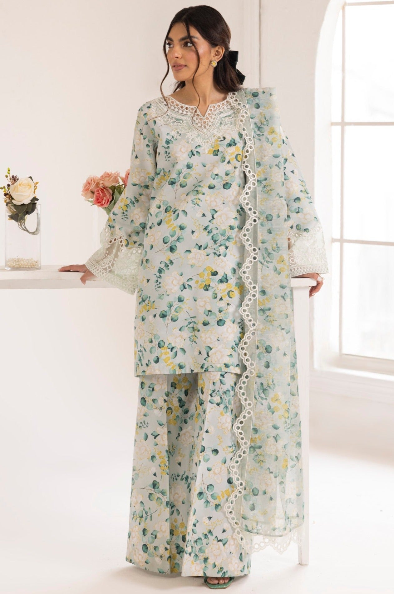 MOHAGNI FLORAL PRINT LAWN COLLECTION| LAWN COLLECTION 2024 | TOP PAKISTANI DRESS BY SHAEBIZ|