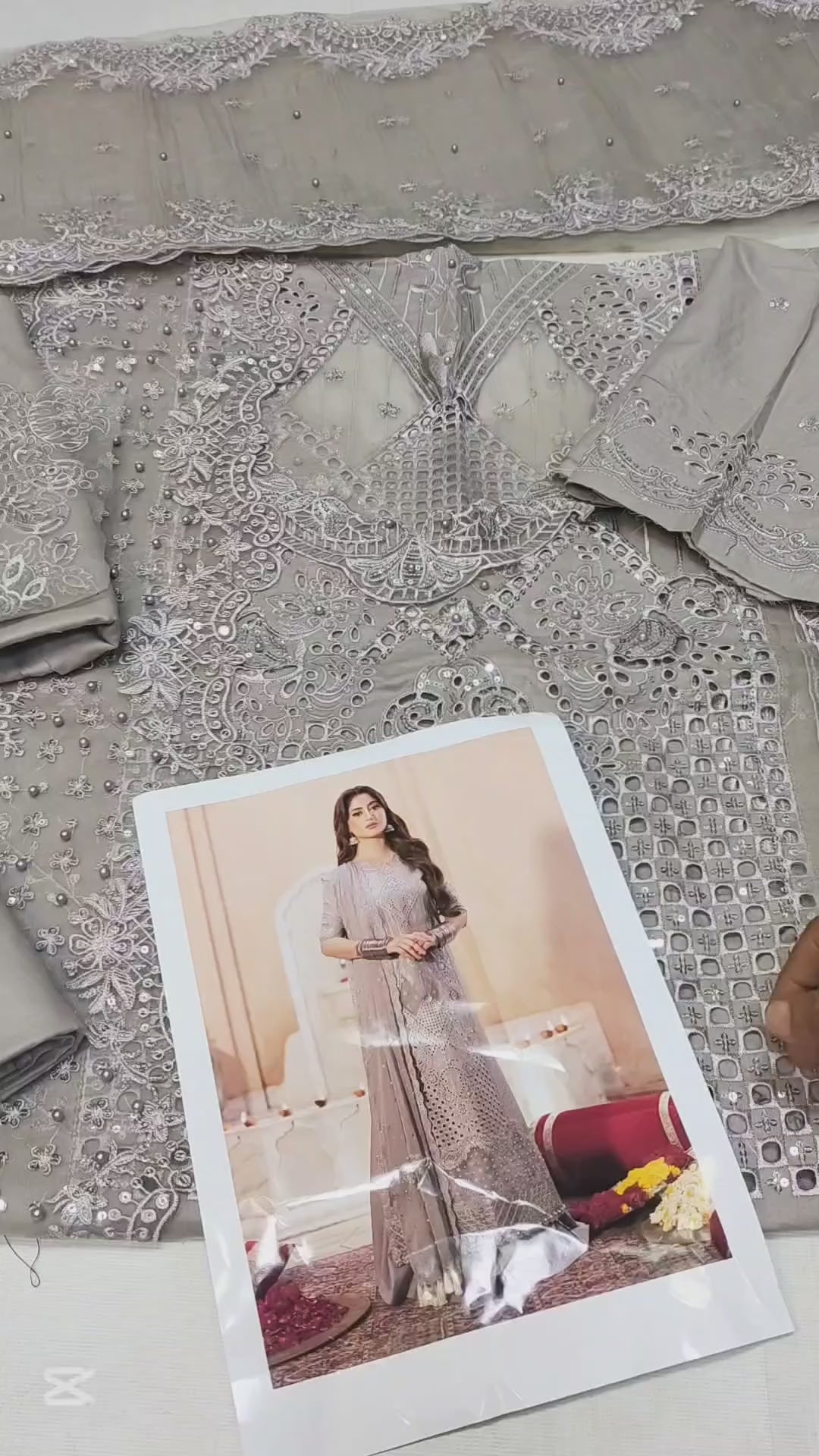 BIN ILYAS GREY LAWN COLLECTION| UNSTITCHED MASTER REPLICA BY SHAEBIZ