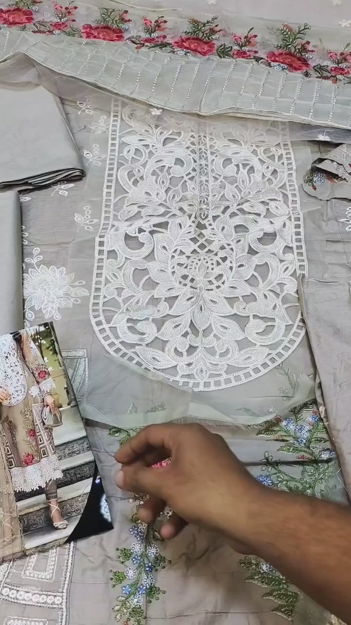 MARIA B LATEST LAWN COLLECTION 2025| UNSTITCHED EID COLLECTION BY SHAEBIZ