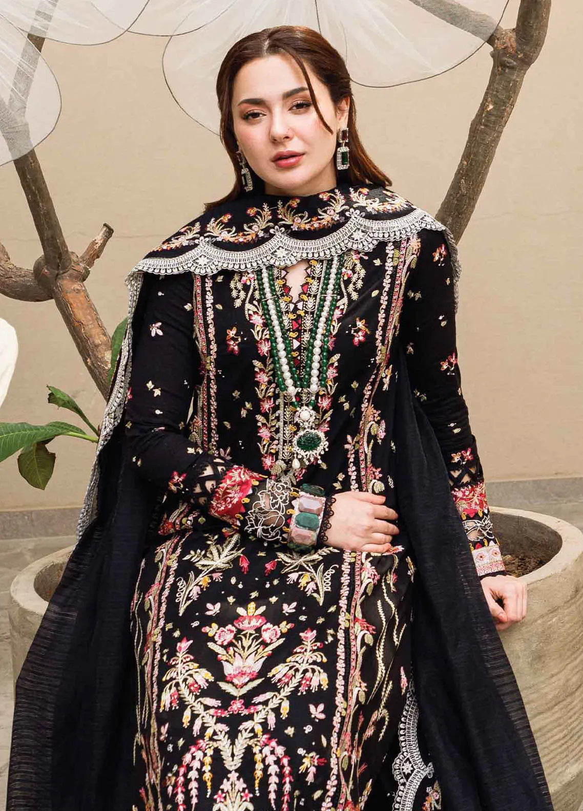 QALAMKAR LUXURY LAWN EMBROIDERED DRESS | HANIA AMIR| TOP PAKISTANI DRESS BY SHAEBIZ