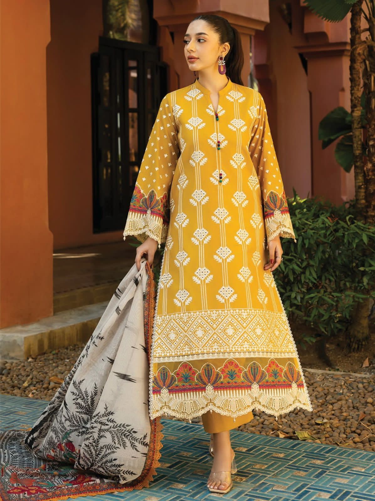 ZAINAB CHOTTANI ALAIN MASTERED LAWN CHICKEN KARI COLLECTION | TOP PAKISTANI DRESS BY SHAEBIZ