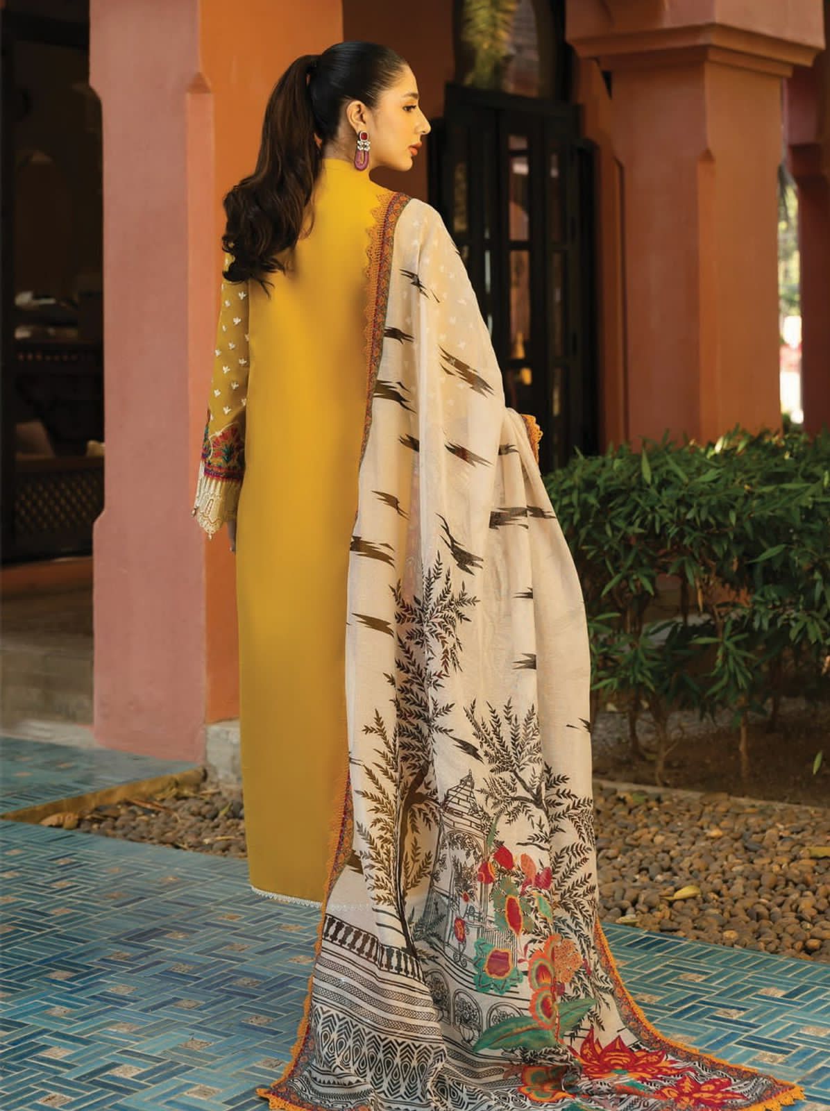 ZAINAB CHOTTANI ALAIN MASTERED LAWN CHICKEN KARI COLLECTION | TOP PAKISTANI DRESS BY SHAEBIZ