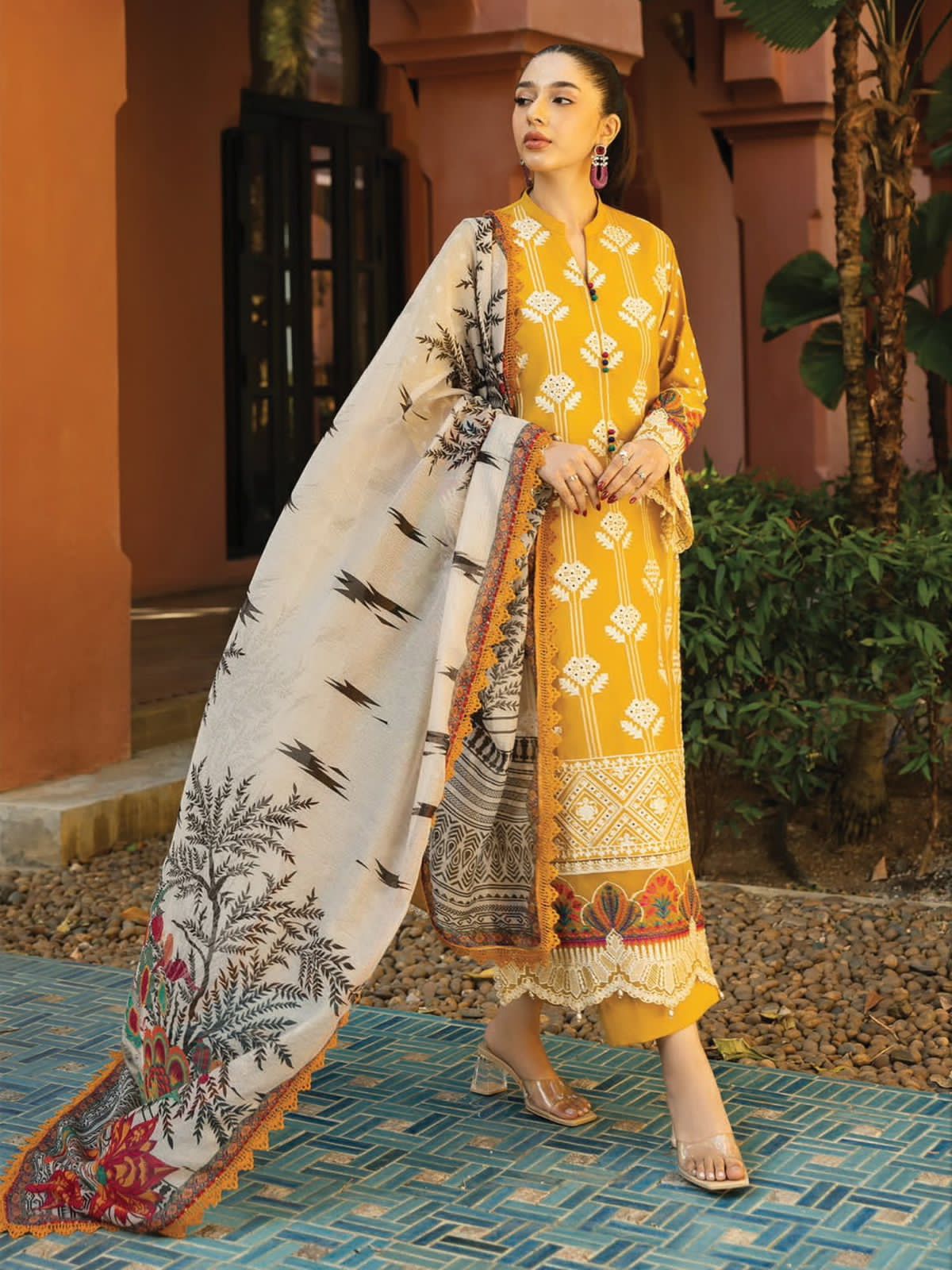 ZAINAB CHOTTANI ALAIN MASTERED LAWN CHICKEN KARI COLLECTION | TOP PAKISTANI DRESS BY SHAEBIZ