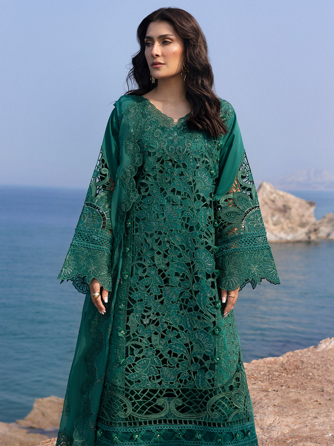 MAHNUR BANDISH LUXURY LAWN COLLECTION|TOP PAKISTANI DRESS BY SHAEBIZ